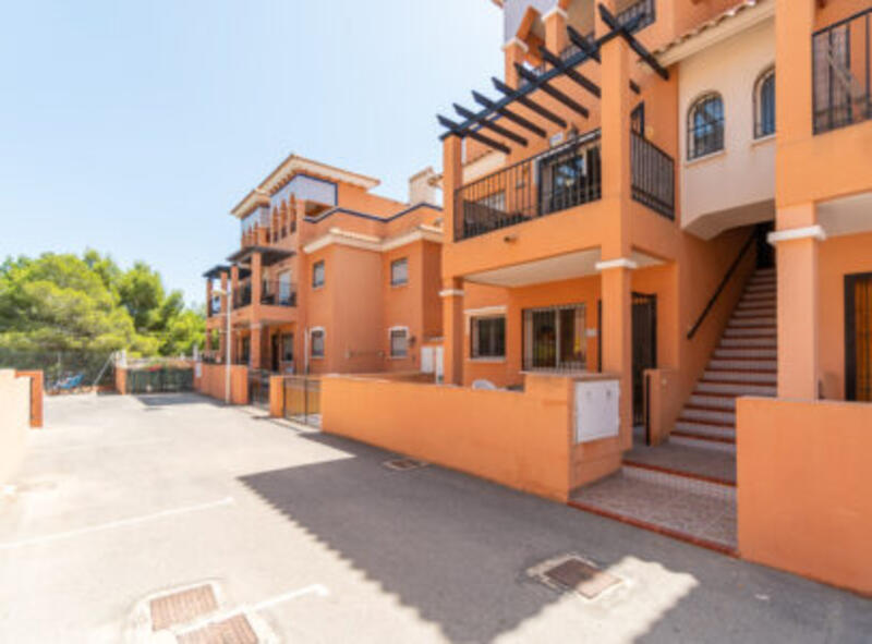 вилла продается в Playa Flamenca, Alicante