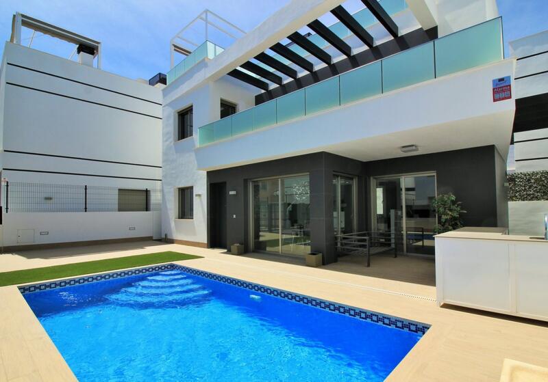 Villa en venta en Playa Flamenca, Alicante