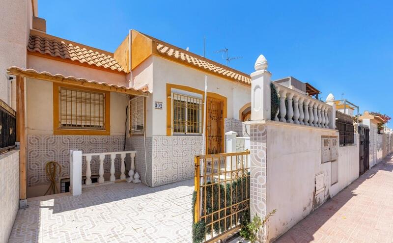 Villa Te koop in Torrevieja, Alicante