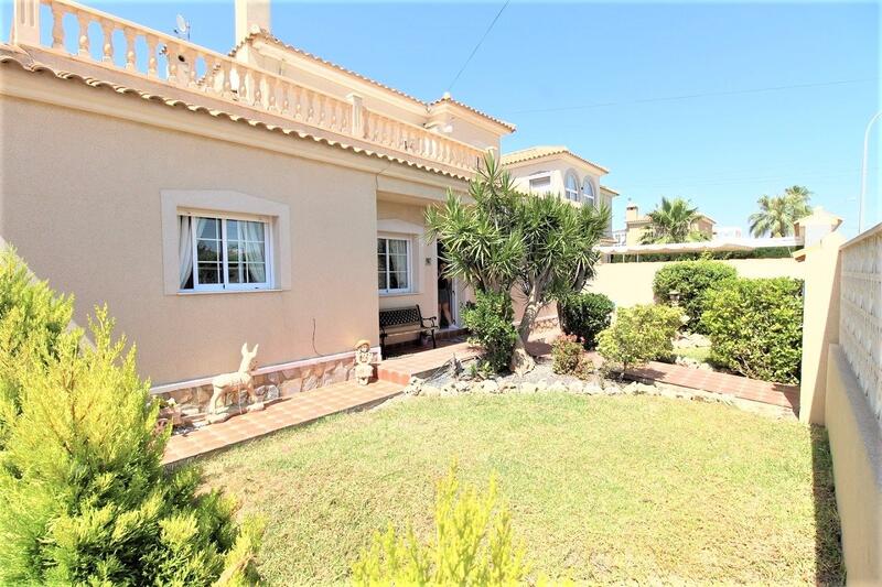 4 Cuarto Villa en venta