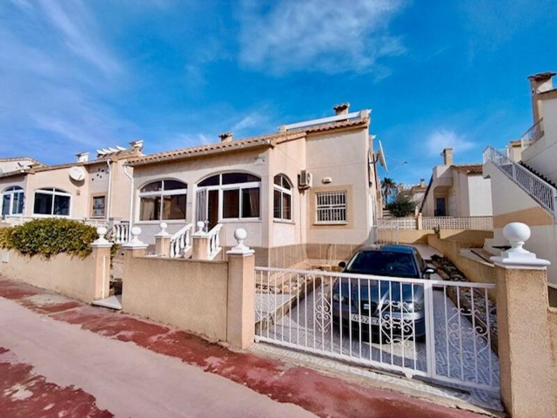 Villa till salu i Playa Flamenca, Alicante