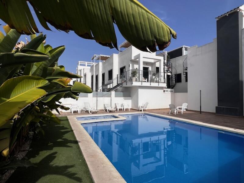 Villa till salu i La Zenia, Alicante