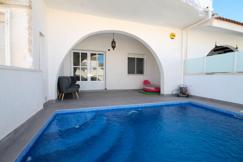 Villa en venta en Villamartin, Alicante