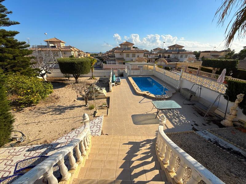 Villa à vendre dans Villamartin, Alicante