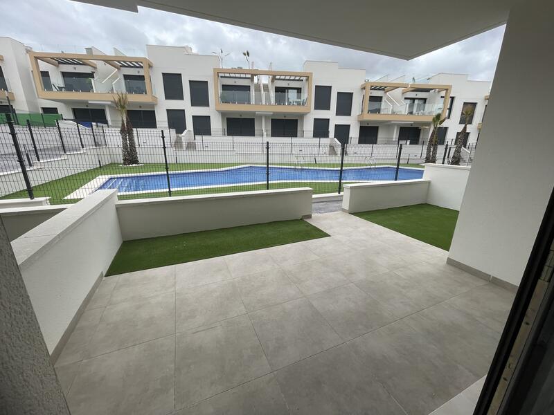 Villa en venta en Playa Flamenca, Alicante