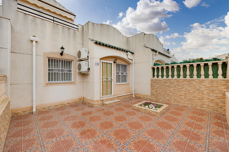 2 Cuarto Villa en venta