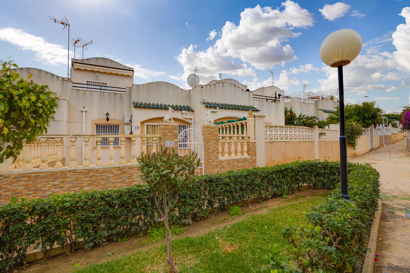 2 Cuarto Villa en venta