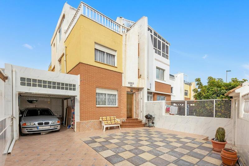 Villa en venta en Playa Flamenca, Alicante