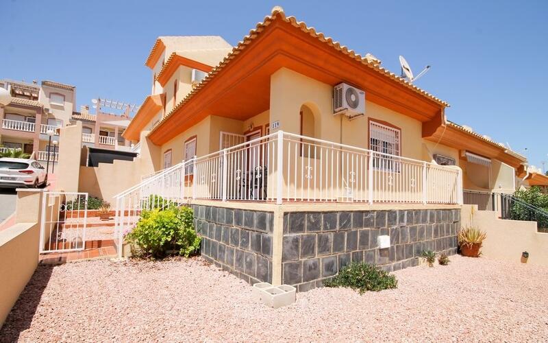 Villa à vendre dans Villamartin, Alicante