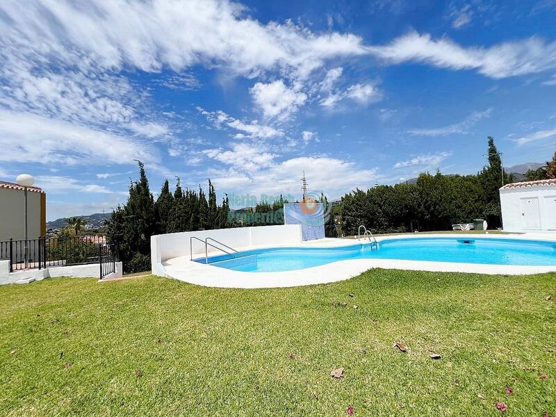 Villa en venta en Nerja, Málaga