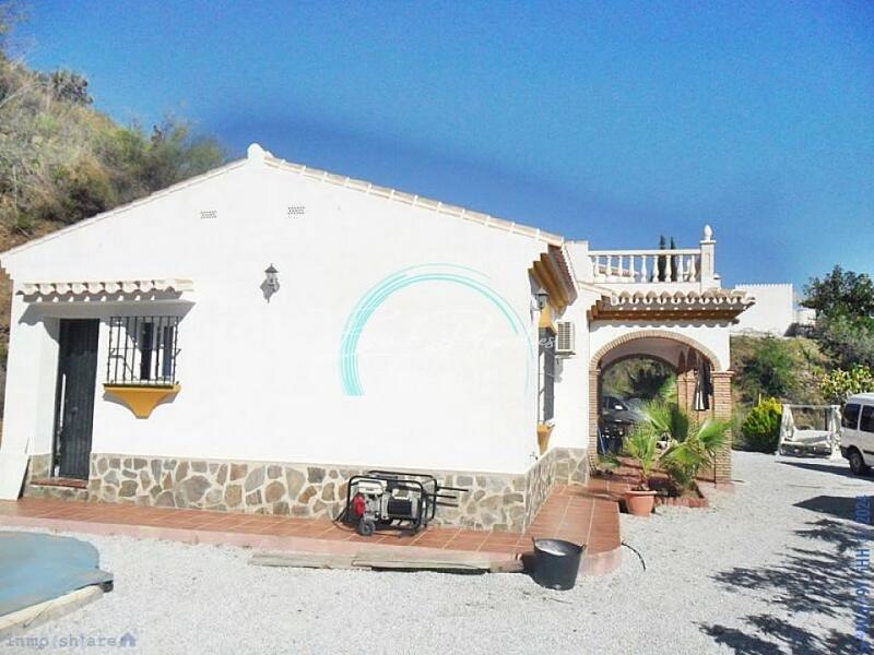 Villa for sale in Las Casillas (Arenas), Málaga