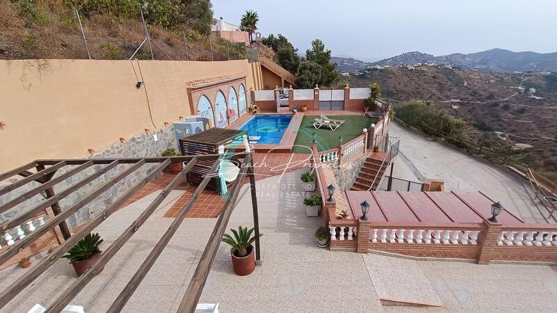 Villa for Long Term Rent in Torrox, Málaga