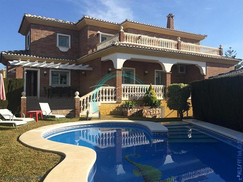 Townhouse for sale in La Cala del Moral, Málaga