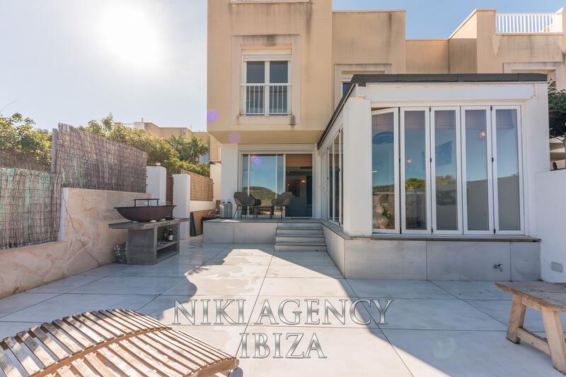Byhus til salg i Cala Portinax, Ibiza