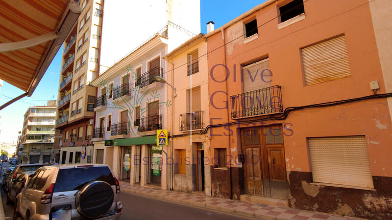 Stadthaus zu verkaufen in Castalla, Alicante
