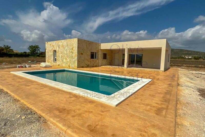 Villa for sale in Cañada del Trigo, Alicante