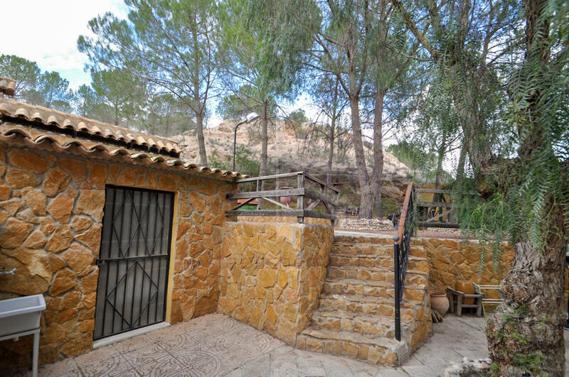 4 bedroom Cave House for sale