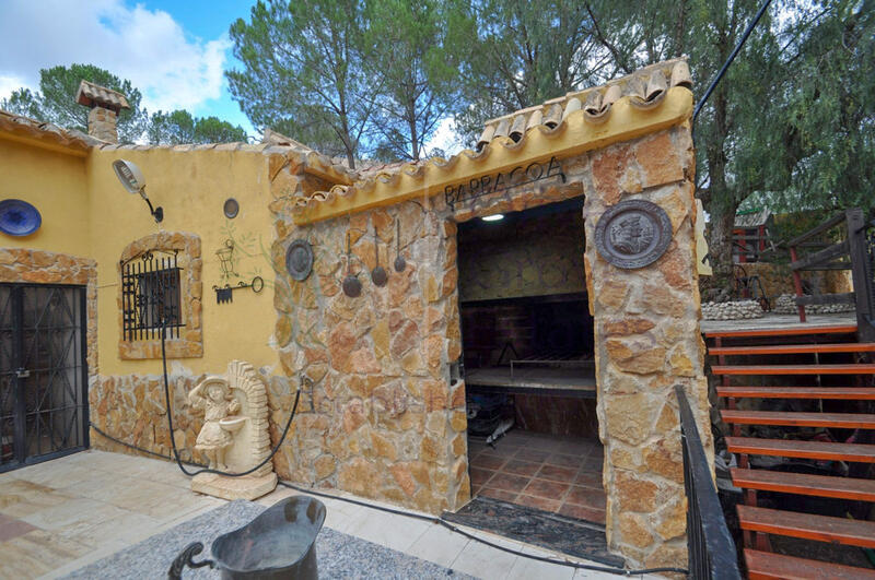 4 bedroom Cave House for sale