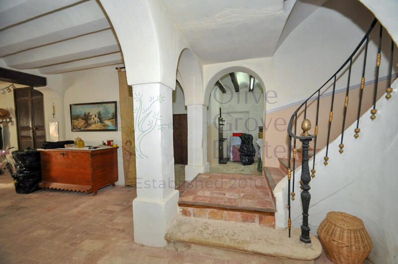 8 bedroom Villa for sale