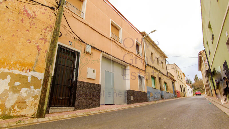 Townhouse for sale in Caudete, Albacete