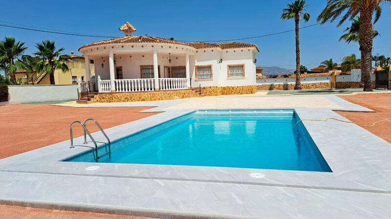 Villa zu verkaufen in Catral, Alicante