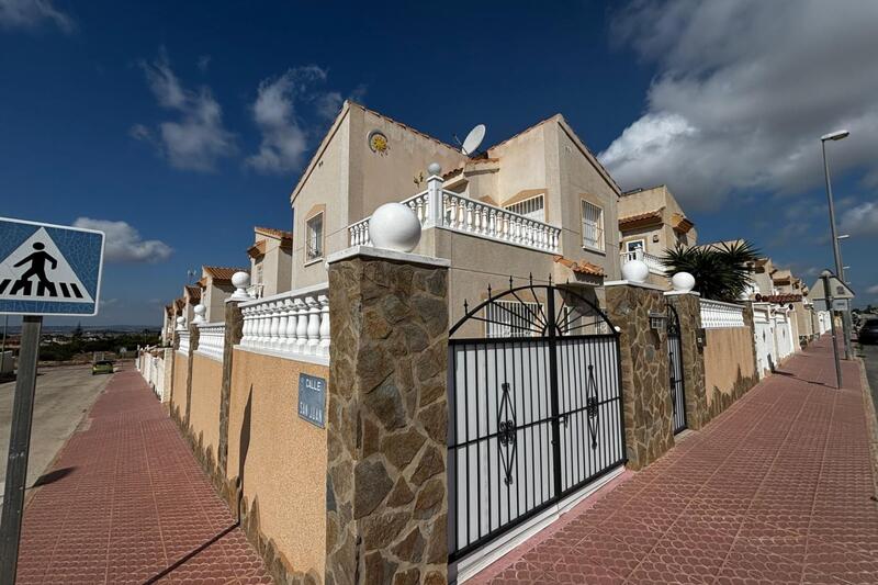 Villa til salg i Ciudad Quesada, Alicante