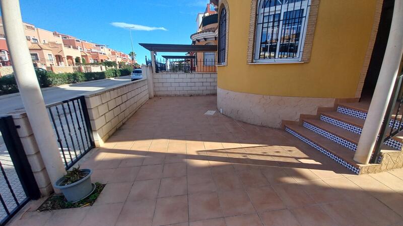 3 Cuarto Villa en venta