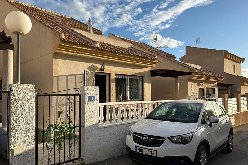 2 Cuarto Villa en venta