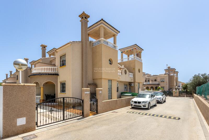 вилла продается в Guardamar del Segura, Alicante