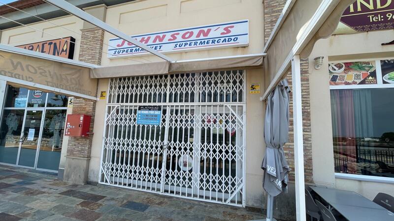 Local Commercial à vendre dans Algorfa, Alicante