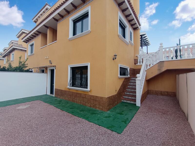 2 Cuarto Villa en venta