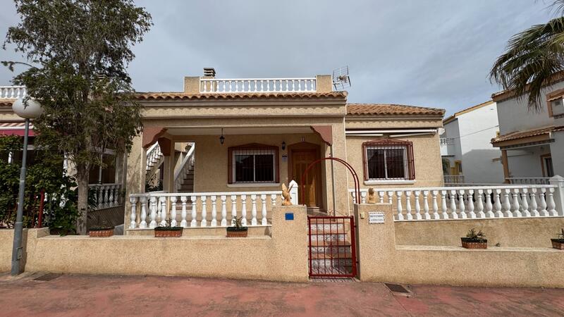 Villa til salg i Algorfa, Alicante