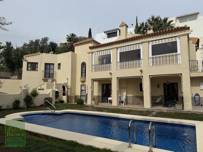 3 Cuarto Villa en venta