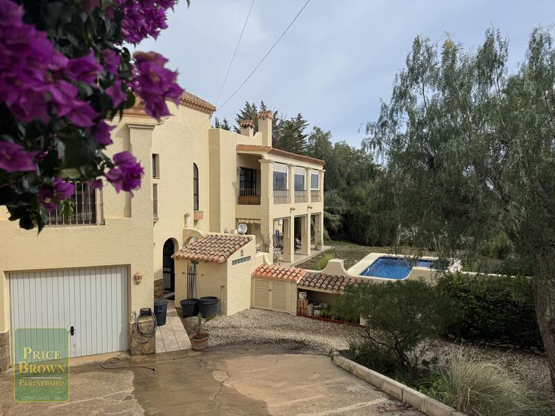 3 Cuarto Villa en venta