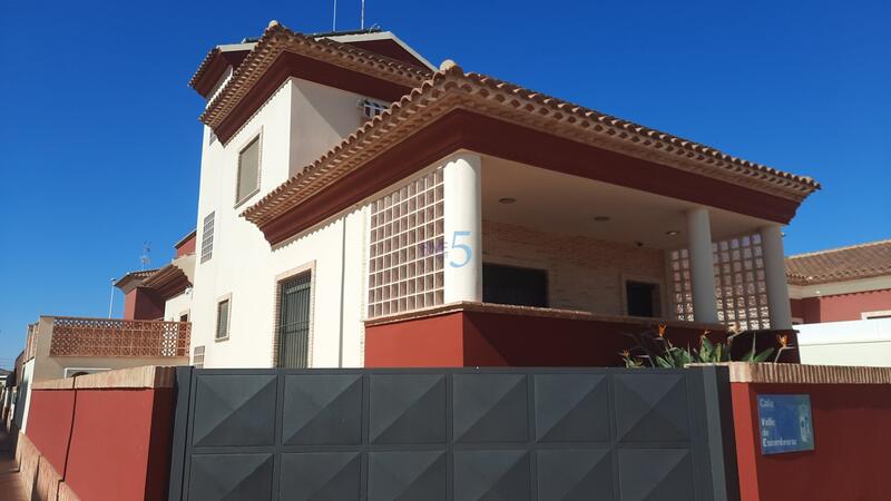 Villa til salg i San Pedro del Pinatar, Murcia