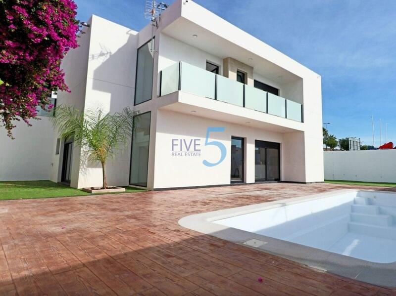 Villa en venta en Fortuna, Murcia