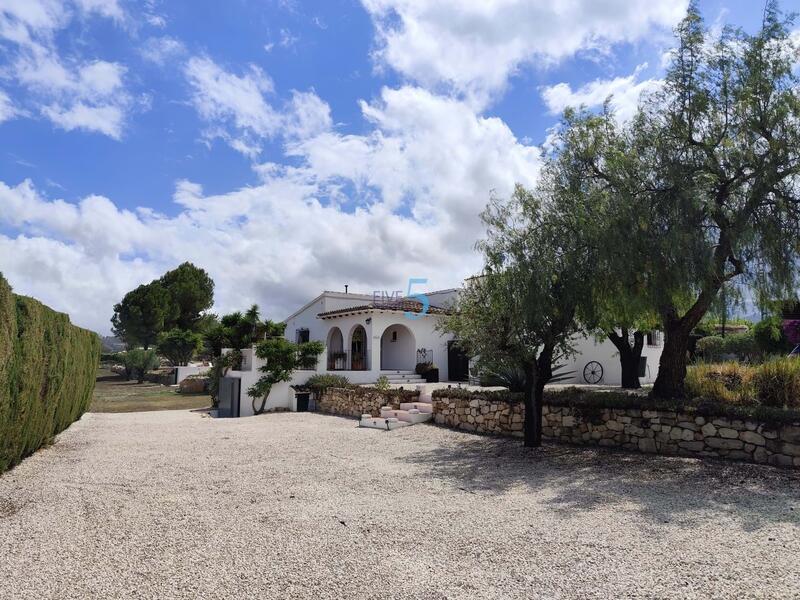 Villa for sale in Lliber, Alicante