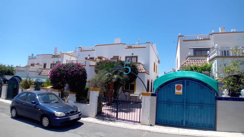 Rekkehus til salgs i Orihuela, Alicante