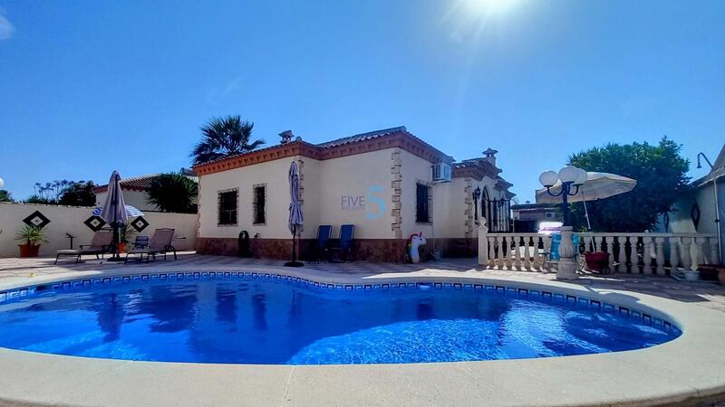 Villa till salu i Formentera del Segura, Alicante