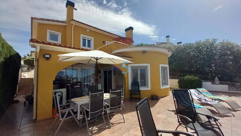 Villa til salg i Gata de Gorgos, Alicante
