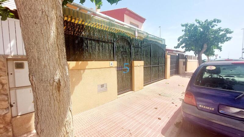 городская тюрьма продается в Los Alcazares, Murcia