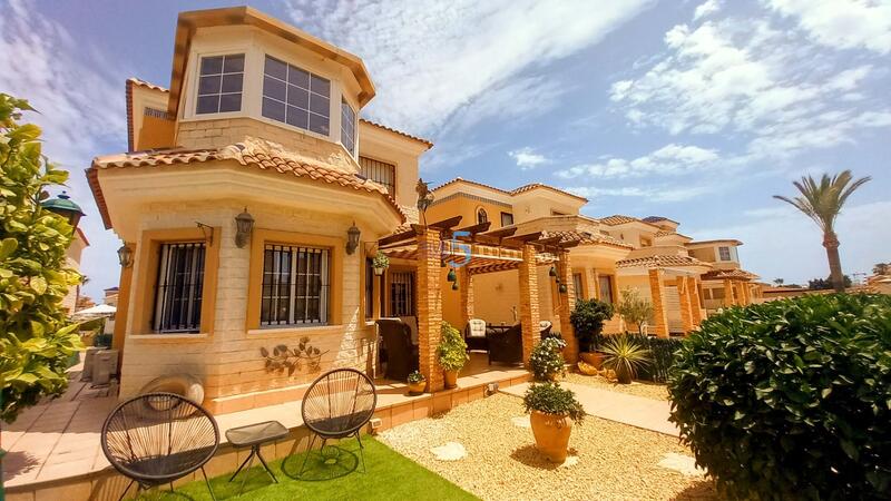 Villa à vendre dans Guardamar del Segura, Alicante