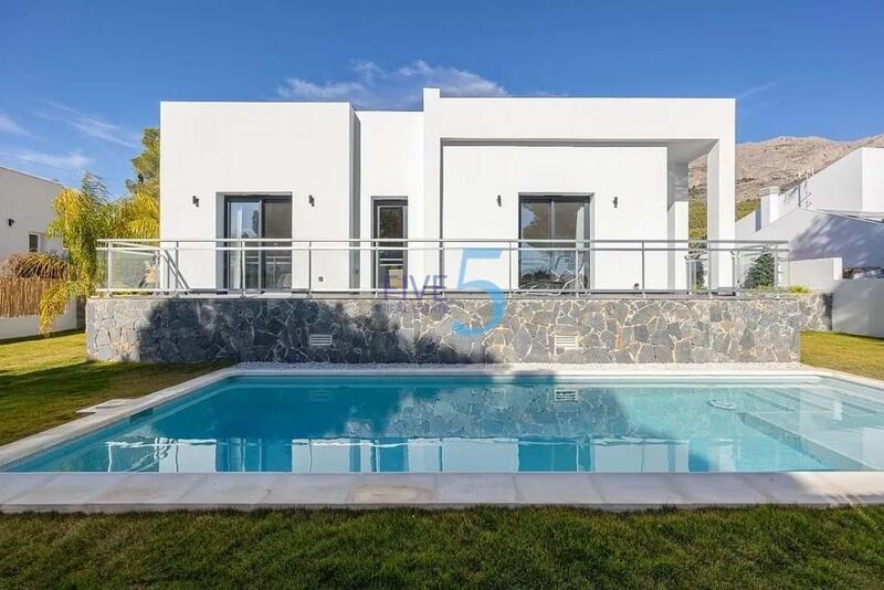 Villa for sale in Altea, Alicante