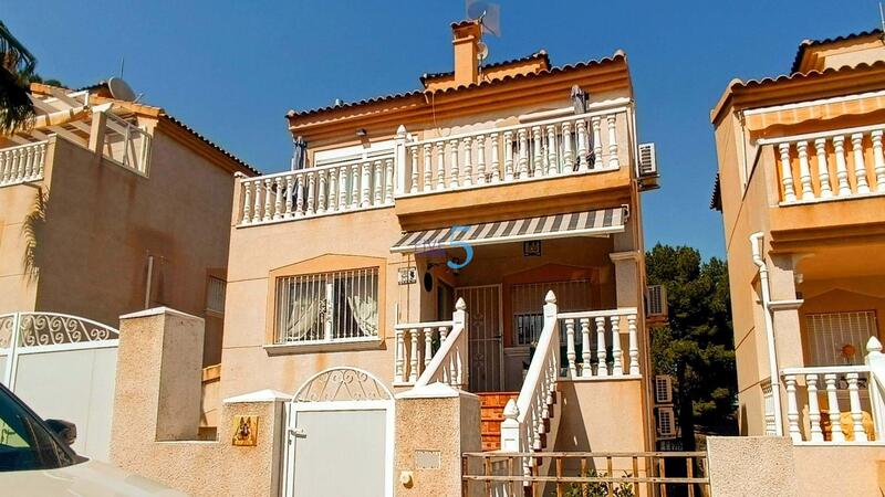 Villa à vendre dans Orihuela, Alicante