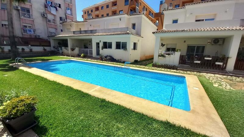 Townhouse for sale in Pedreguer, Alicante