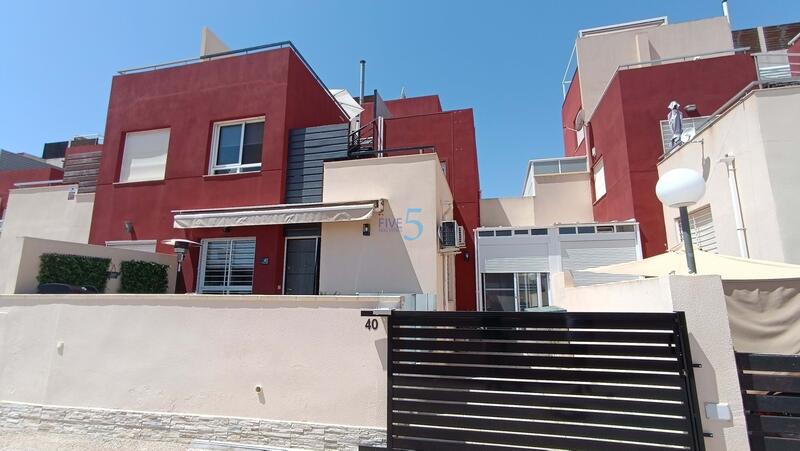 Byhus til salg i Orihuela, Alicante