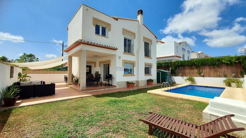 Country House for sale in Beniarbeig, Alicante