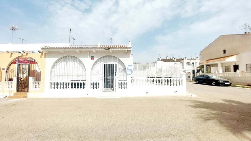 Villa til salgs i Los Alcazares, Murcia