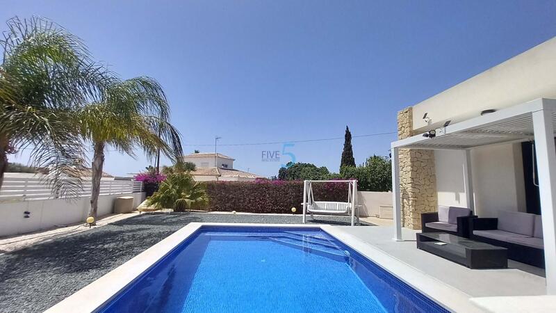 3 Cuarto Villa en venta