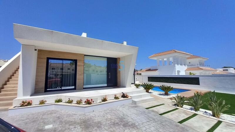 3 Cuarto Villa en venta